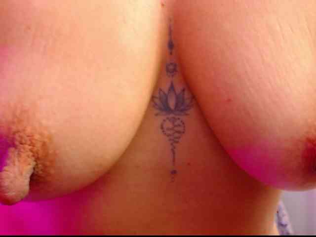 arianagonzale webcam