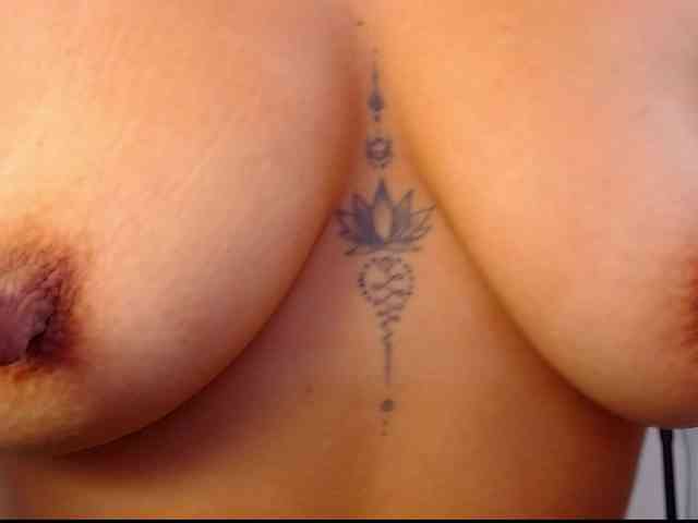 arianagonzale webcam