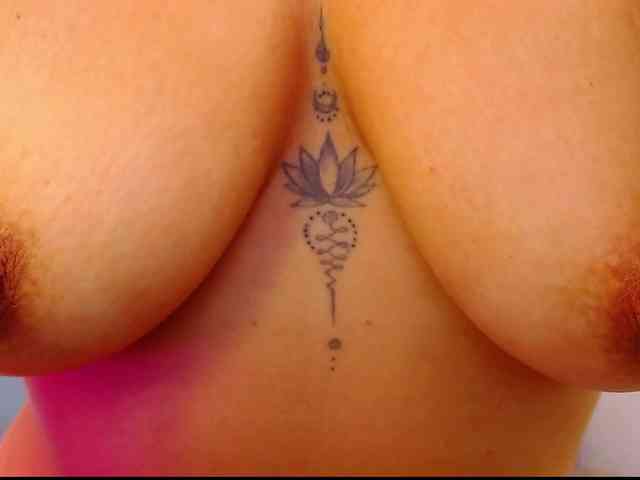 arianagonzale webcam