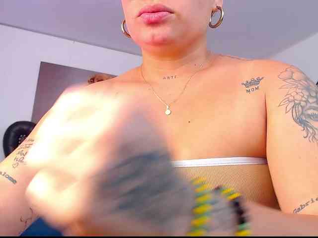arianagonzale webcam