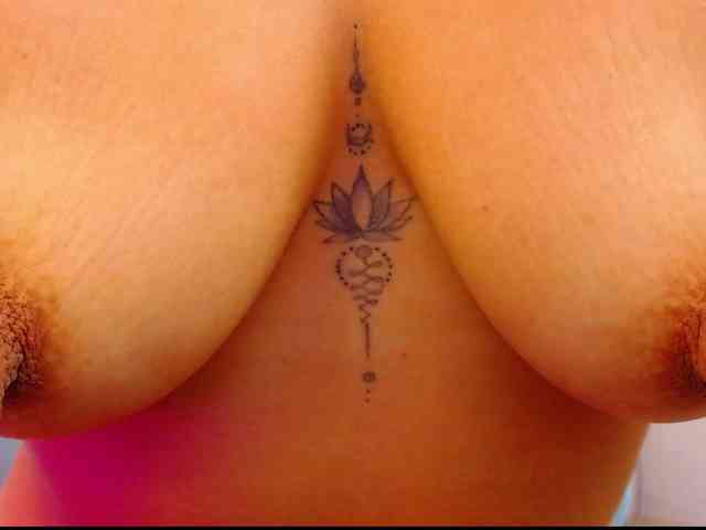 arianagonzale webcam