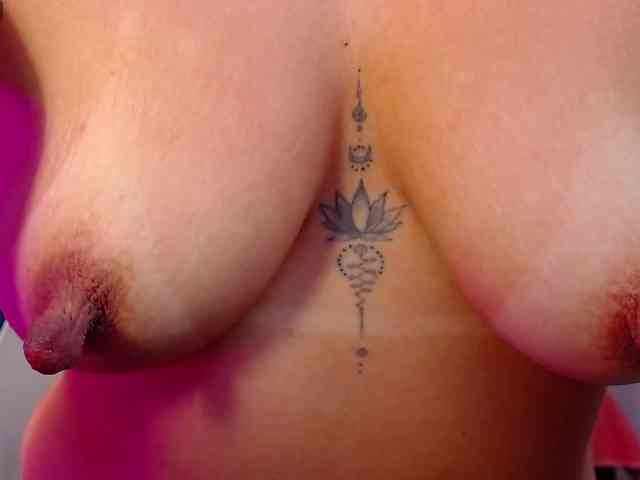 arianagonzale webcam