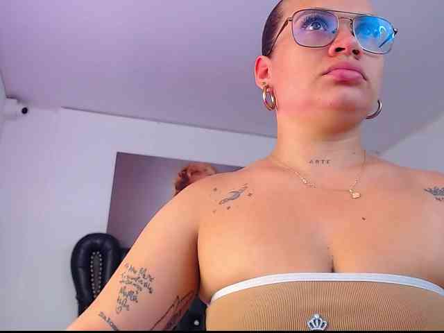 arianagonzale webcam