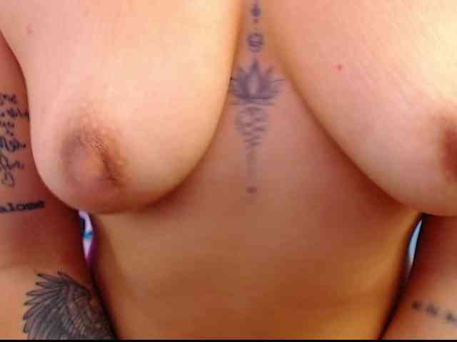 arianagonzale webcam