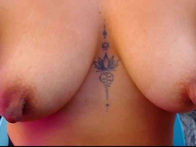 arianagonzale webcam
