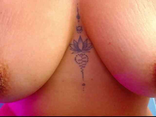 arianagonzale webcam