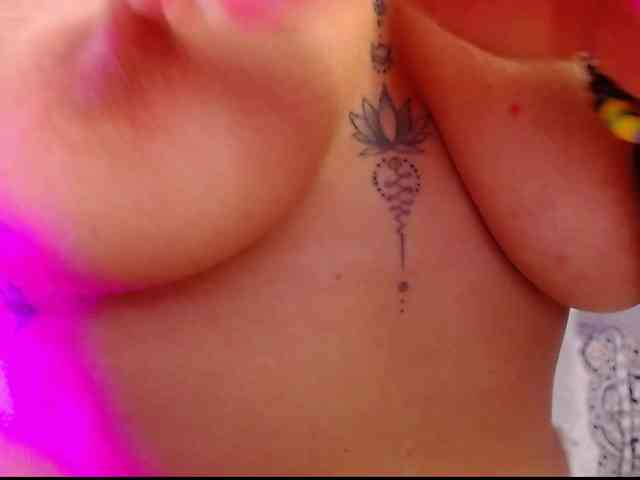 arianagonzale webcam