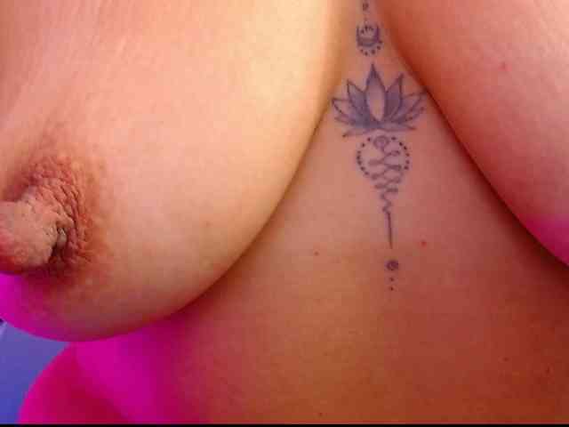 arianagonzale webcam