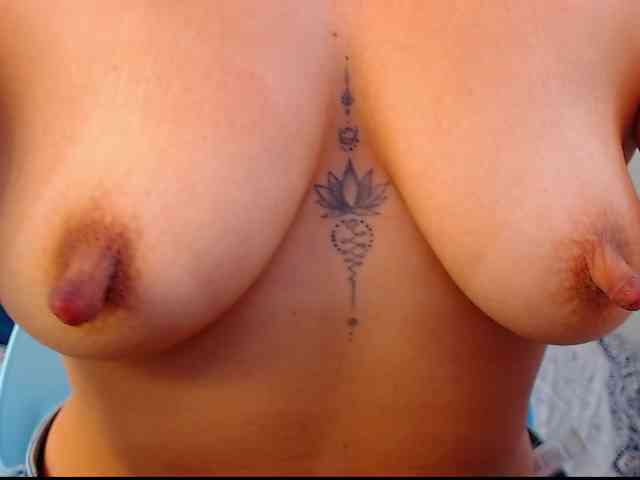 arianagonzale webcam