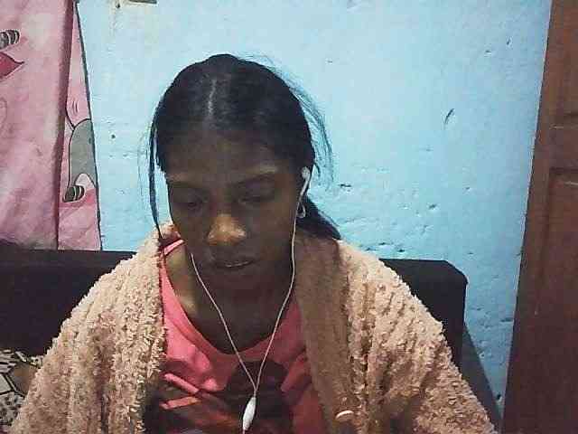 Honey699 webcam