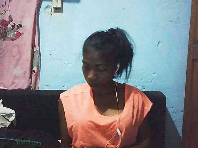 Honey699 webcam