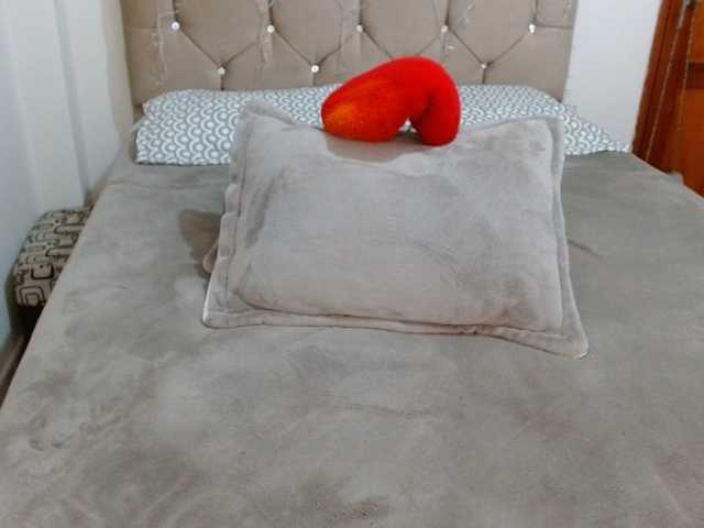 snow4777's BongaCams show and profile