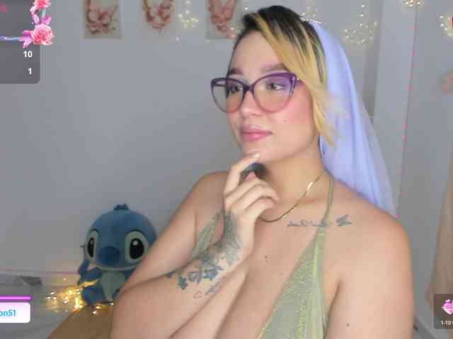 Jazmin-Kitana webcam