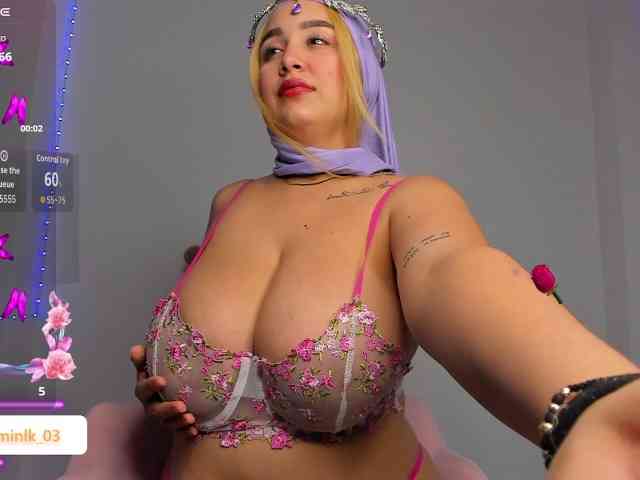 Jazmin-Kitana webcam