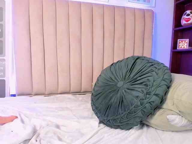 Jazmin-Kitana webcam