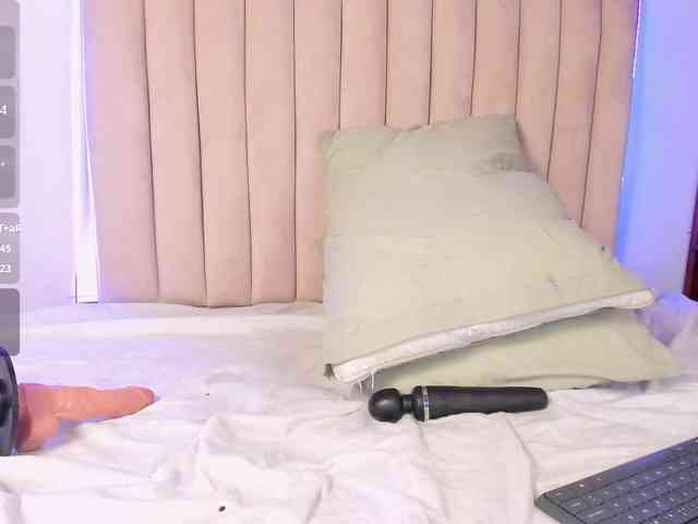 Jazmin-Kitana webcam