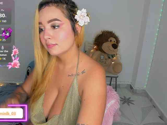 Jazmin-Kitana webcam