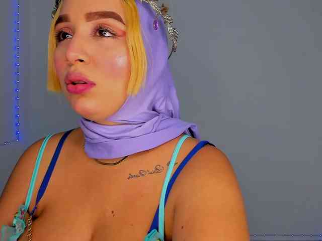 Jazmin-Kitana webcam