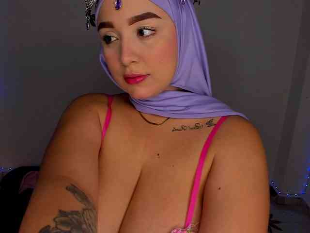 Jazmin-Kitana webcam