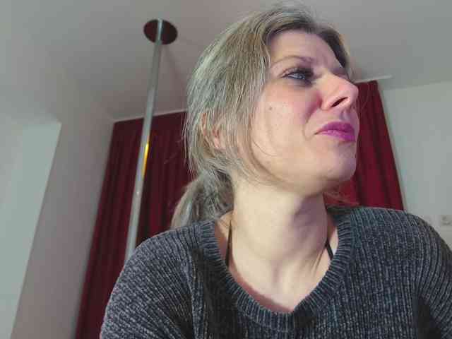 AnneBlueeyes AnneBlueeyes