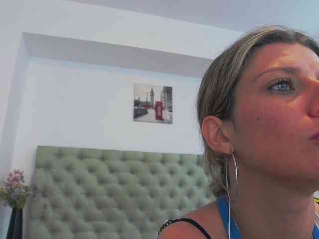 AnneBlueeyes webcam