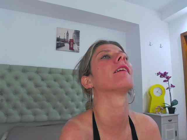 AnneBlueeyes webcam