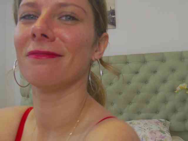AnneBlueeyes webcam