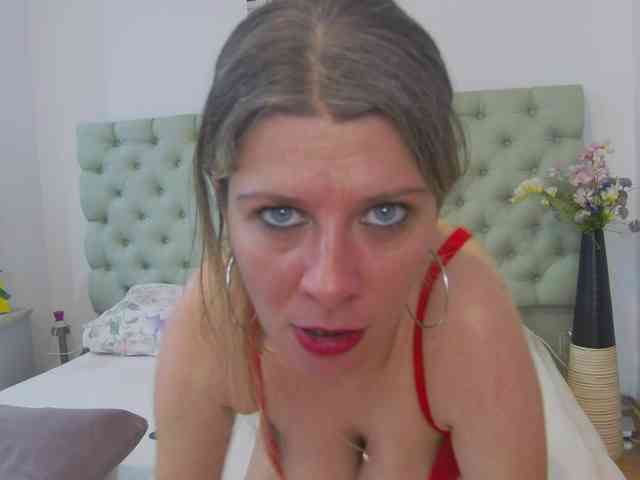 AnneBlueeyes webcam