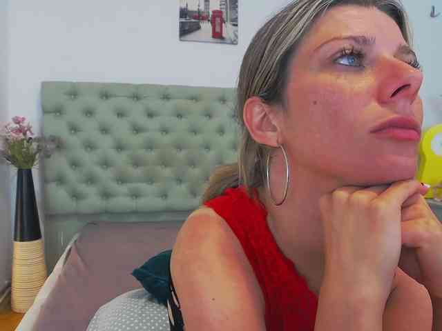 AnneBlueeyes webcam