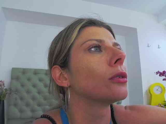 AnneBlueeyes webcam