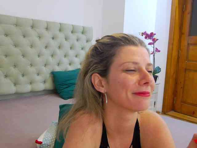 AnneBlueeyes webcam