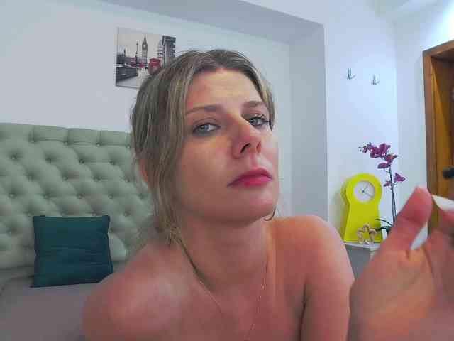 AnneBlueeyes webcam