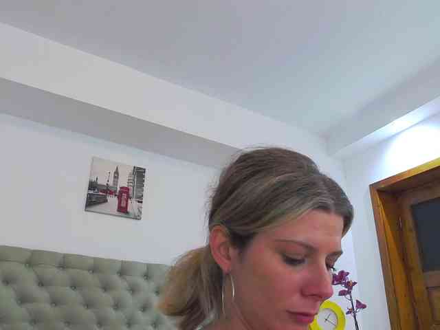 AnneBlueeyes webcam