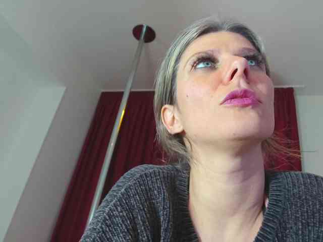 AnneBlueeyes AnneBlueeyes