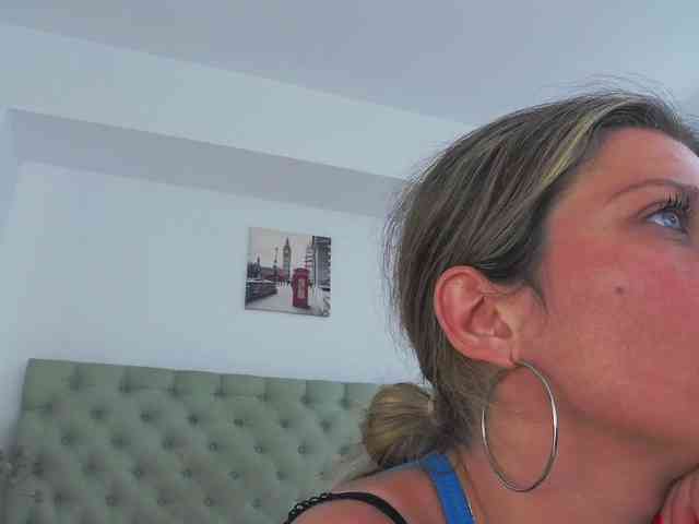 private live web cam AnneBlueeyes
