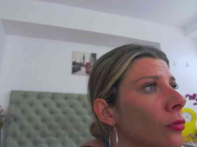 AnneBlueeyes webcam
