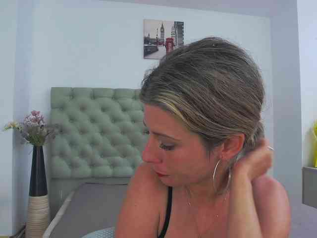 AnneBlueeyes webcam
