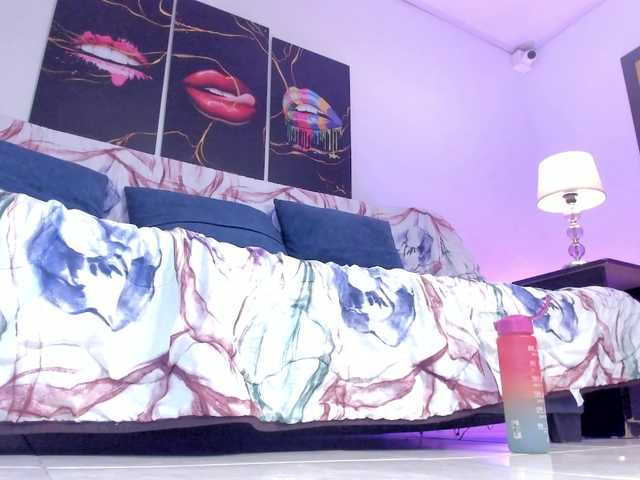 Yiovanna's BongaCams show and profile