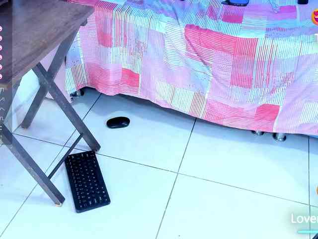 Yiovanna webcam