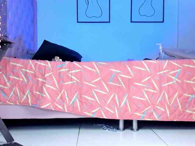 Yiovanna webcam