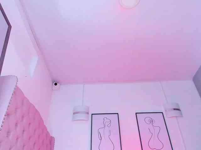 Yiovanna webcam