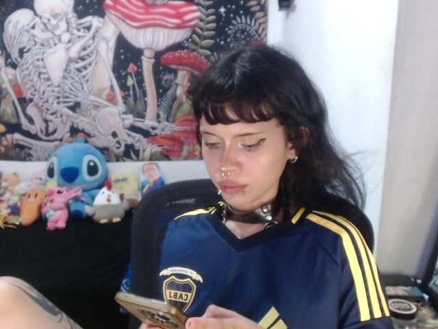 hachi-kitty's BongaCams show and profile