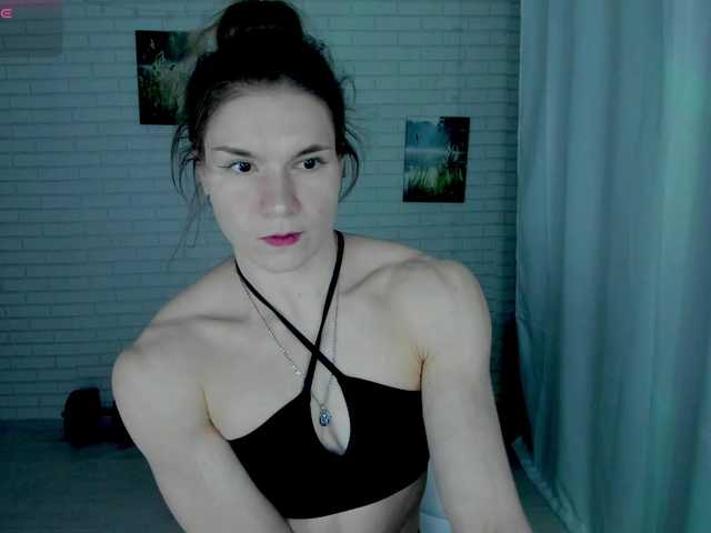 Lisa-Ray's BongaCams show and profile