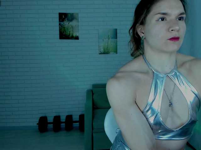 Lisa-Ray's BongaCams show and profile