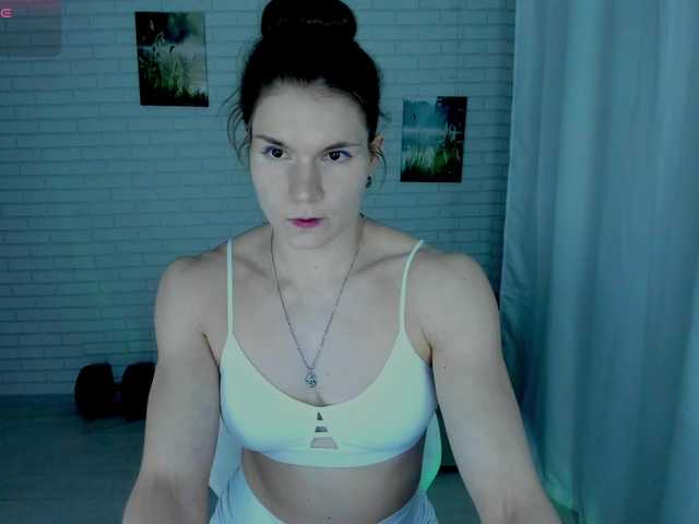 Lisa-Ray's BongaCams show and profile
