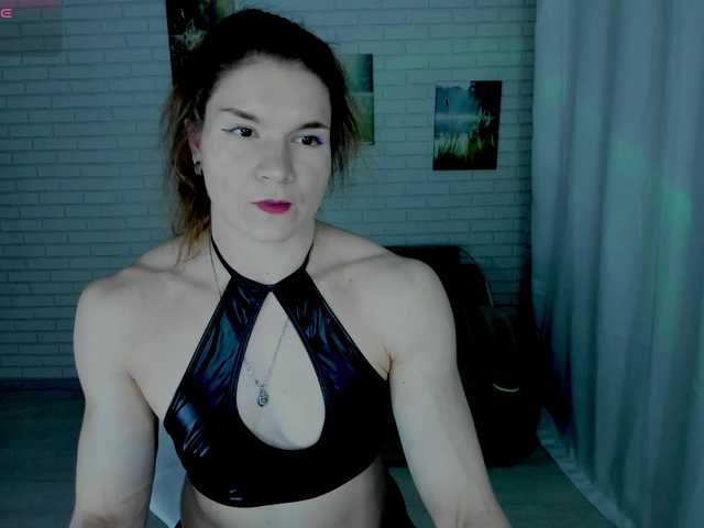 Lisa-Ray's BongaCams show and profile