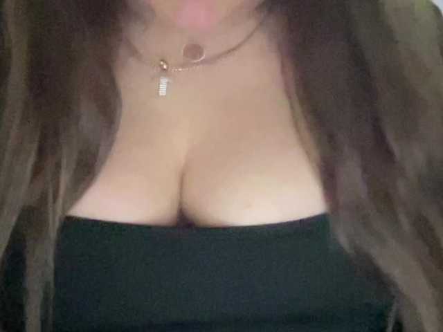 SweetStrawberry1's BongaCams show and profile