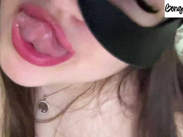 SweetStrawberry1's BongaCams show and profile