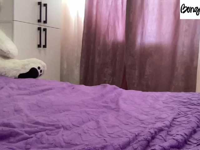 SweetStrawberry1's BongaCams show and profile