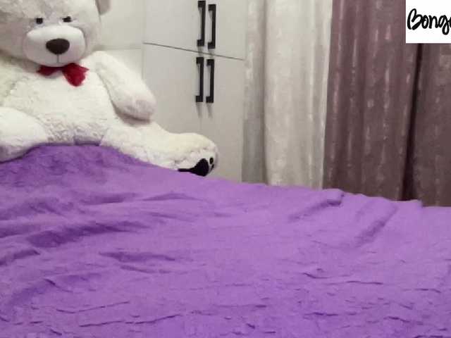 SweetStrawberry1's BongaCams show and profile